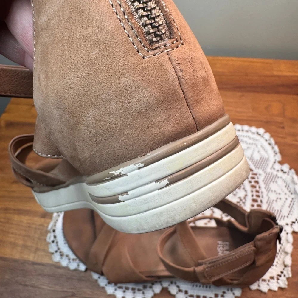 Eileen Fisher step out
